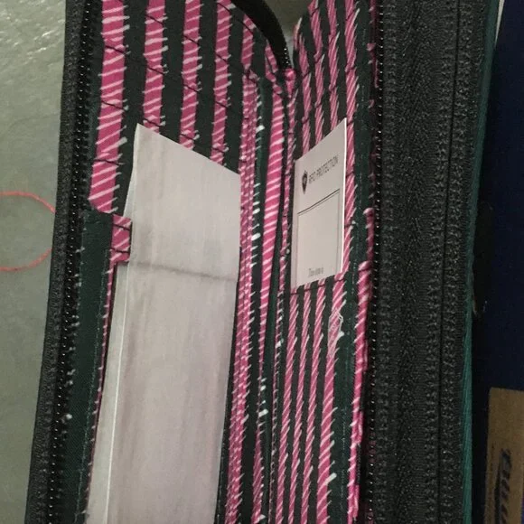 Vera Bradley Midtown RFID All in One Crossbody - Picture 4 of 7